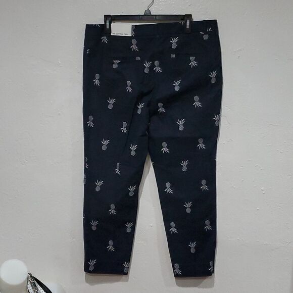 Ann Taylor The Cotton Crop Mid Rise Pineapple Pants in Navy Blue & White Size 12 - Picture 8 of 14